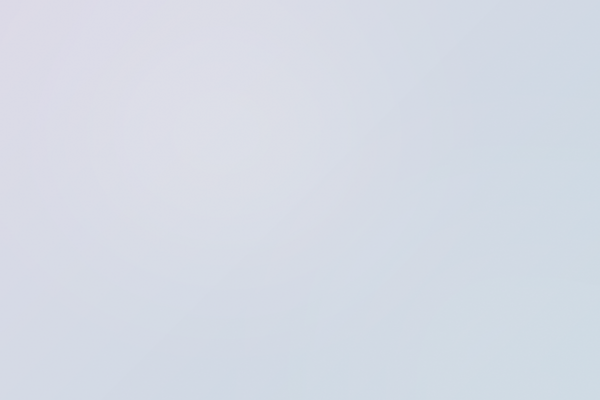 A soft luminous lilac-to-pearl gradient, calm abstract